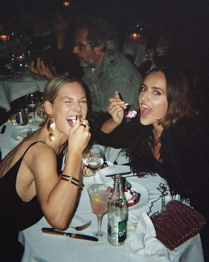 “Met my co-founder at table six.” Freja S.